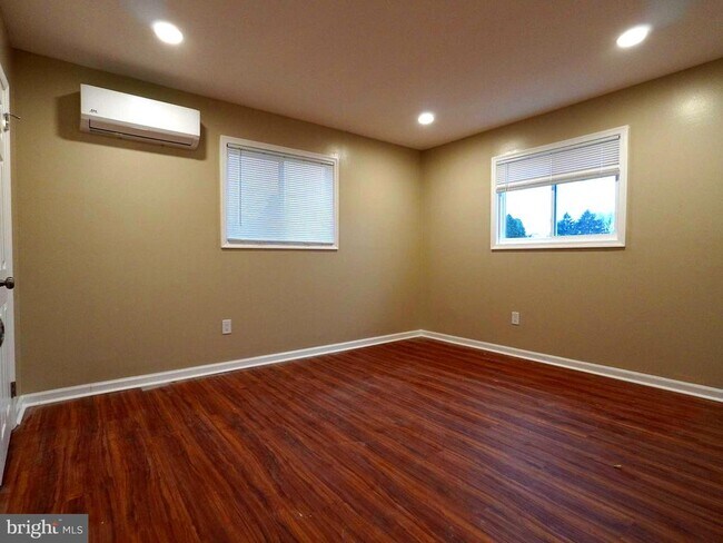 Foto del edificio - 710 N York Rd