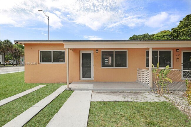 Building Photo - 1202 NW 34th St