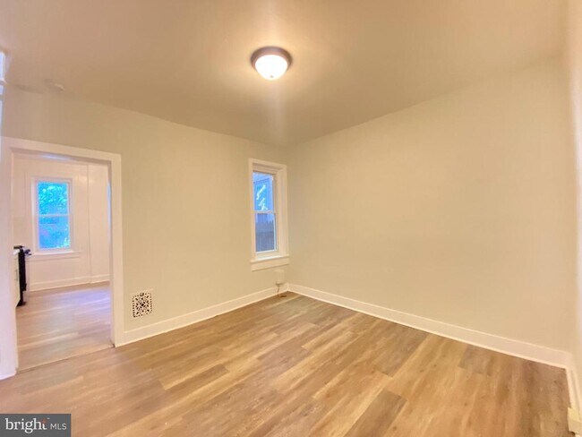 Foto del edificio - 5017 Parrish St