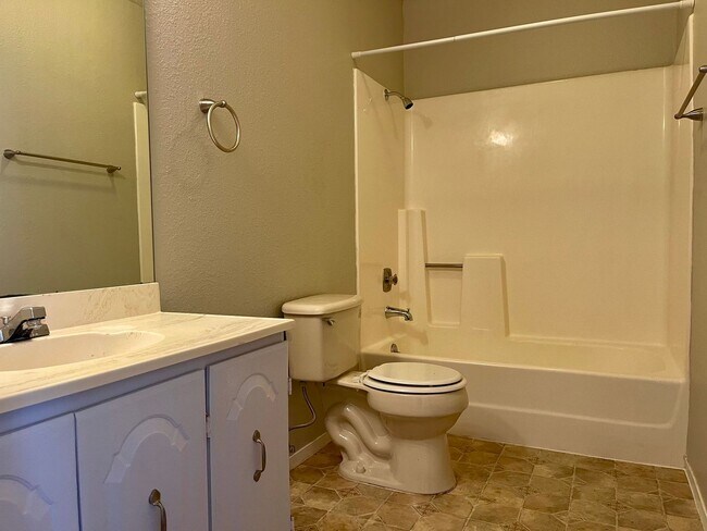 Foto del edificio - Upper Unit