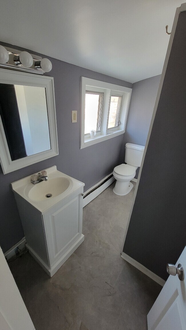 Bathroom - 505 Macdade Blvd