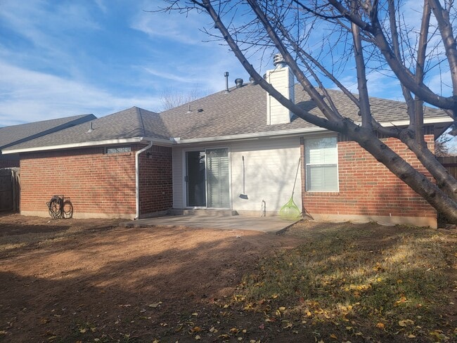 Foto del edificio - 4608 Midway Dr