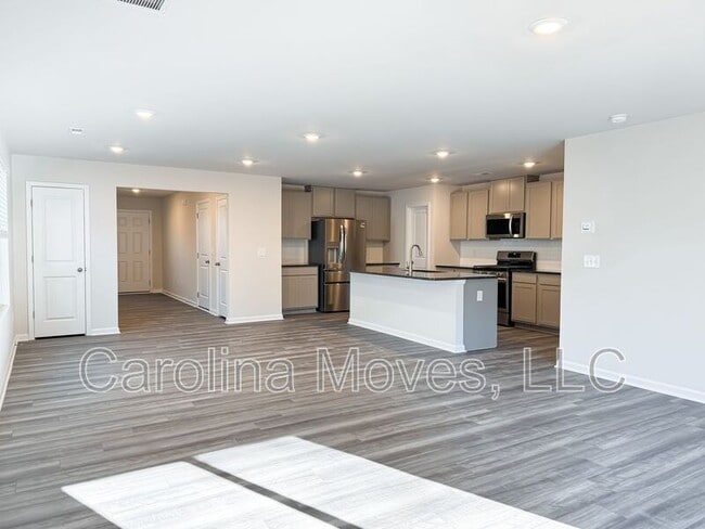 Photo - 109 Clairvale Ct House