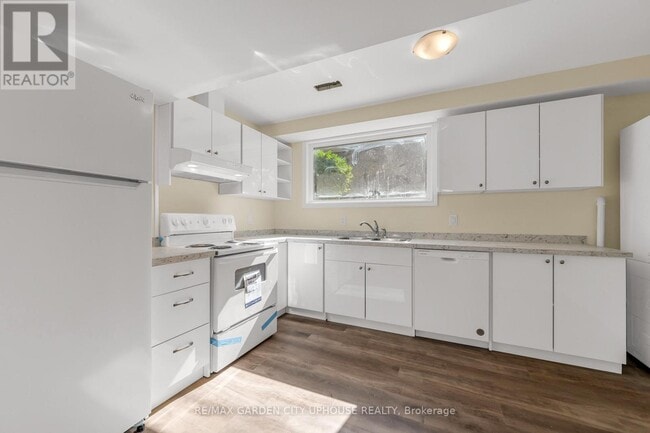 Building Photo - 71 Woodington Pl