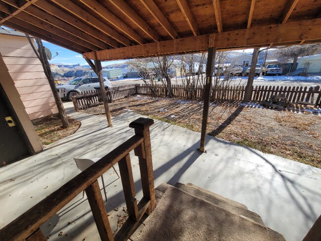 Foto del edificio - 595 Charles Ave