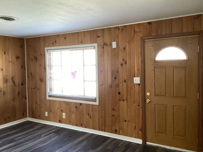 Foto del edificio - 4106 Jewell Ave 2BR/1BA (Middletown)