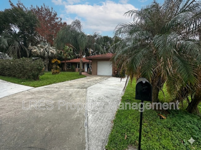 Photo - 10647 Deergrass Ln House