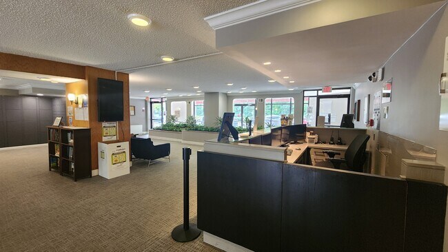 Building Photo - 2500 N Van Dorn St