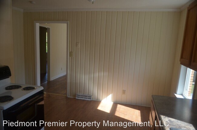 Foto del edificio - 3 br, 1 bath House - 1655 E 22nd Street
