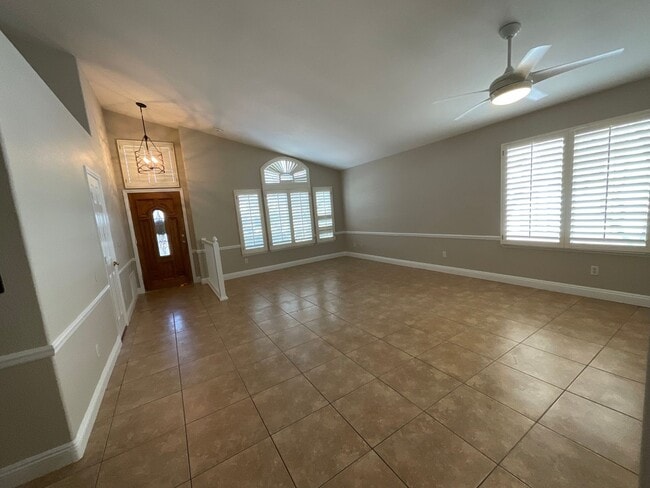 Foto del edificio - Great home in the South Shores community 1stroy