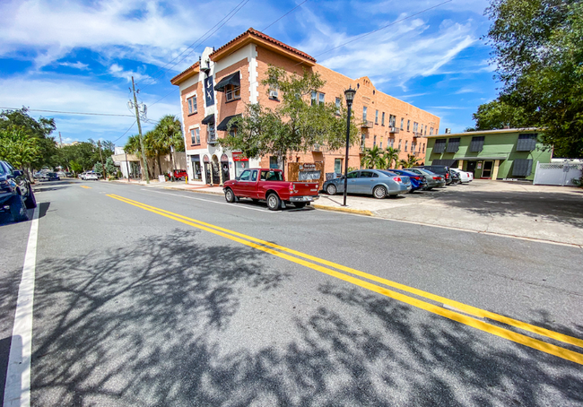 Foto del edificio - 636 Brevard Ave