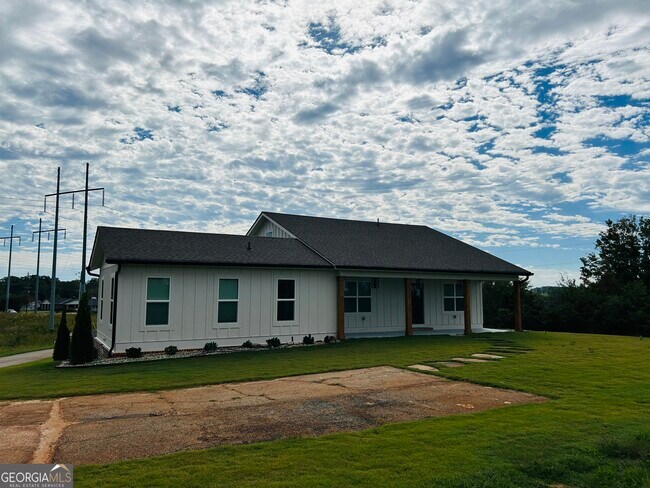 Foto del edificio - 425 Smokey Rd