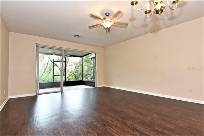 Foto del edificio - 5049 Hawkstone Dr