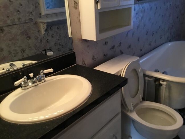 Building Photo - 2 bedroom in New Haven CT 06511