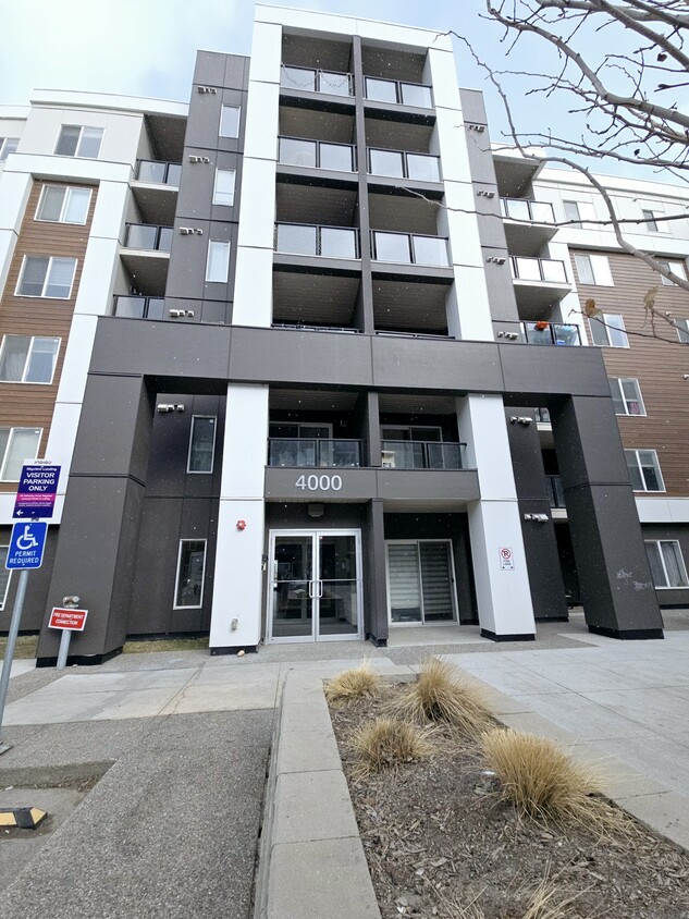 Building Photo - 4641-4128 128 Ave NE
