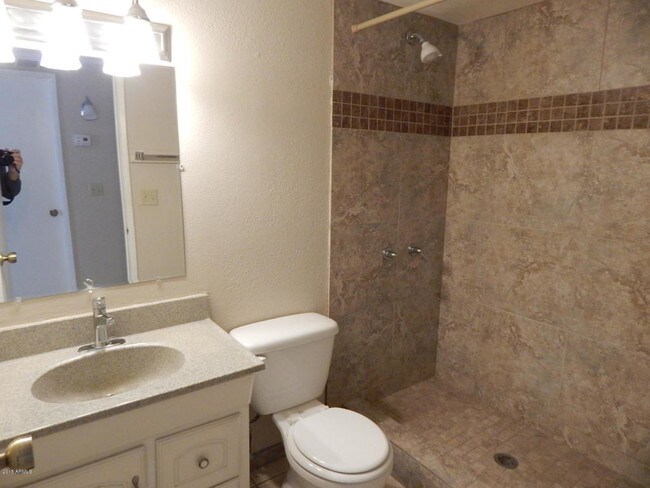 Foto del edificio - 817 E Cochise Dr