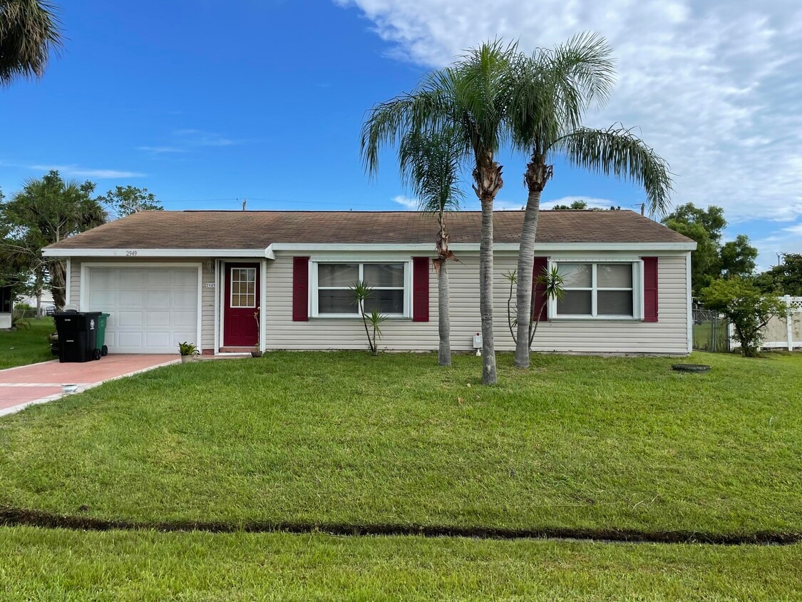 2949 SE Ironton Ave, Port St. Lucie, FL 34952 House for Rent in Port