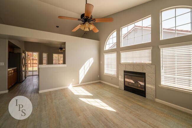 Foto del edificio - 753 Applegate Ave