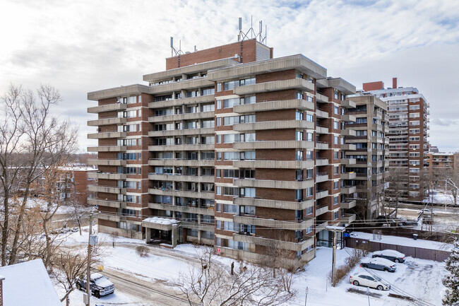 Building Photo - Le Monteverdi