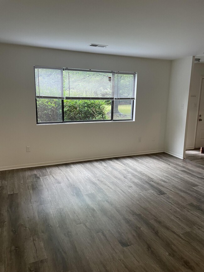 Foto del edificio - 161 Harvest Dr