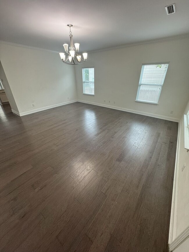 Foto del edificio - Beautiful Newly Renovated Home in a Quiet ...