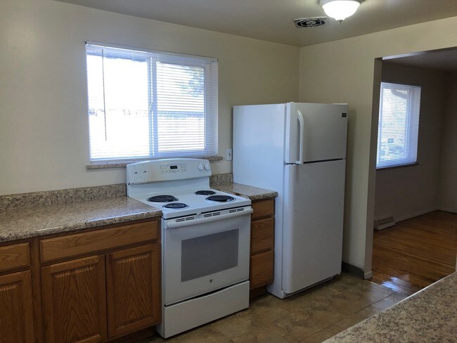 Building Photo - 2207 Reed Dr