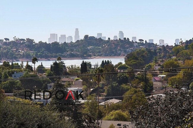 Building Photo - 2965 Waverly Dr