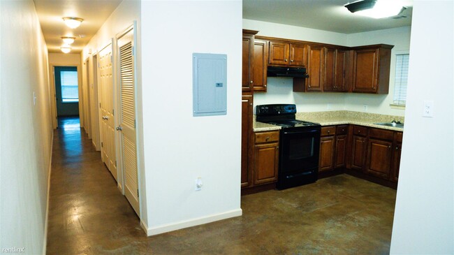 Building Photo - 3 br, 2 bath Duplex - 1112 Gum Street B