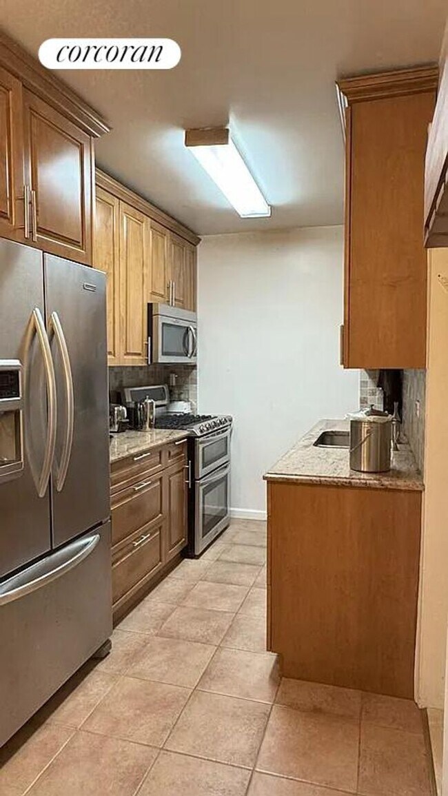 Foto del edificio - 1580 E 18th St
