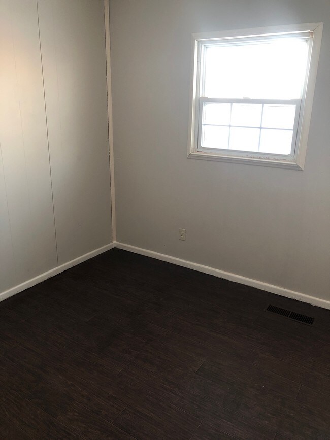 Building Photo - 5002 Arrowhead Blvd