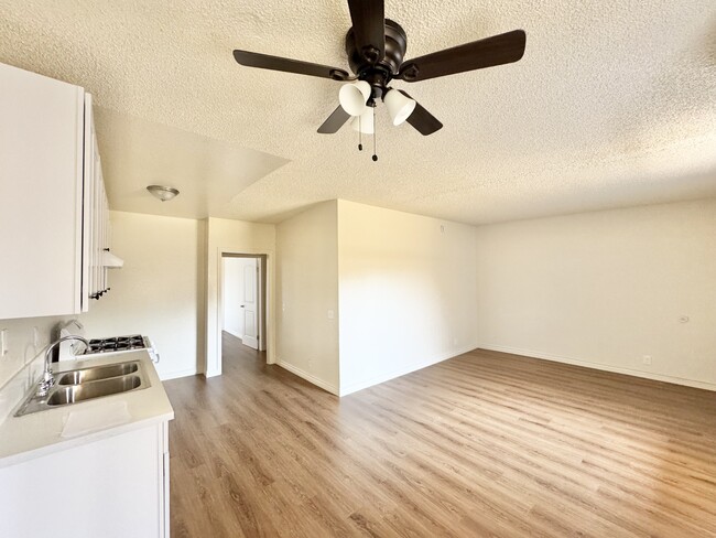 Foto del edificio - 15552 Nordhoff St