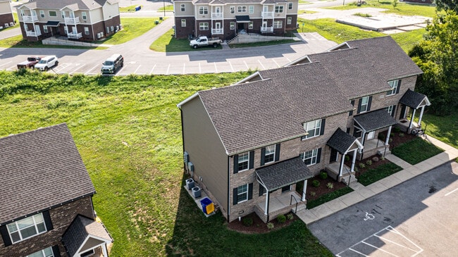 Building Photo - 195 Creekwood Ave