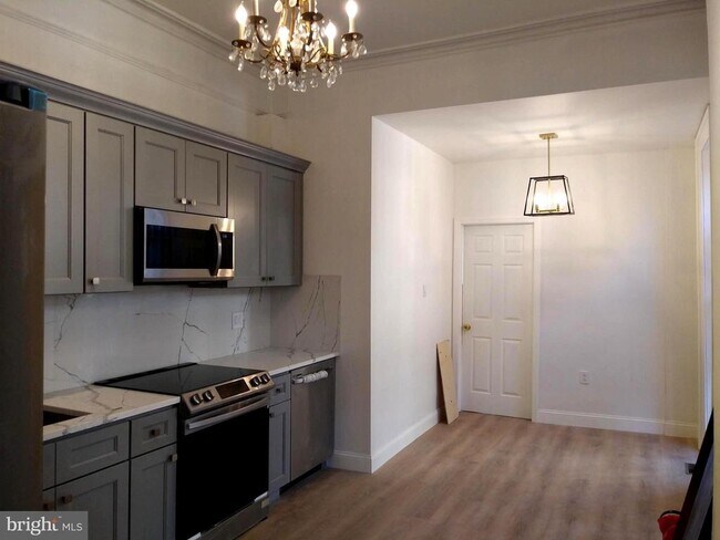 Foto del edificio - 317 N 33rd St