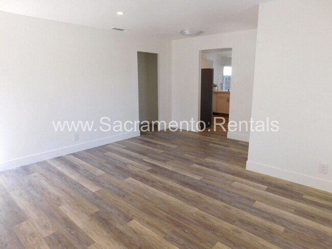 Foto del edificio - 3 br, 2 bath House - 5600 Vista Oak Way