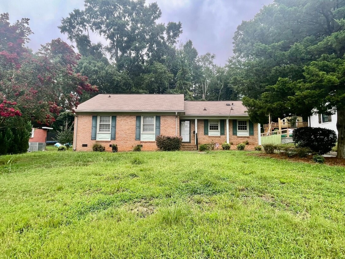 Foto principal - Welcome to the Classic 3 bedroom 1 1/2 bat...