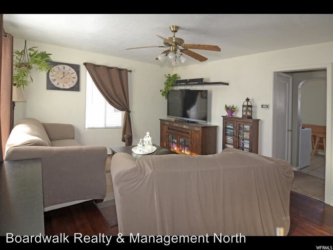 Building Photo - 152 Gwen St