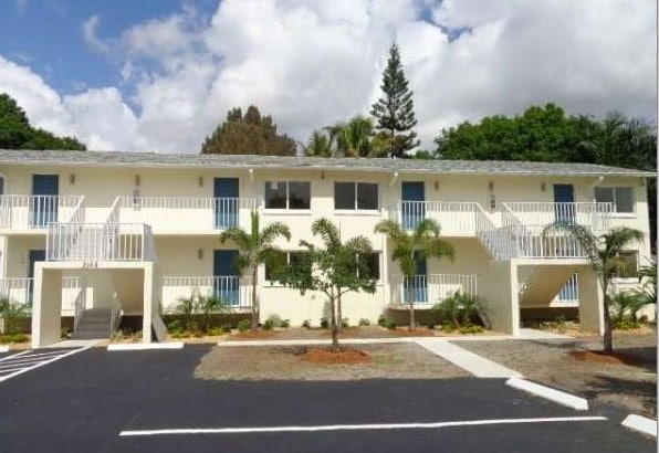 Primary Photo - Royalston Apartments