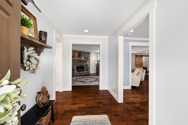 Foto del edificio - 2710 Colonial Dr