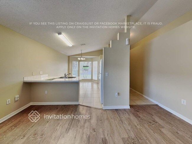 Foto del edificio - 8509 Blackberry Ave