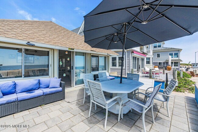 Building Photo - 115 Beach Front