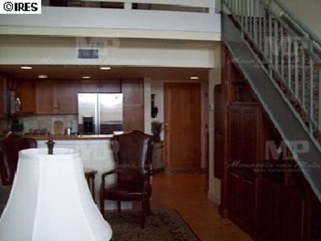 Building Photo - 409 Mason Ct