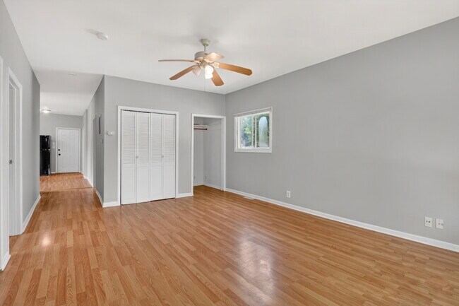 Foto del edificio - 241 S Highland Dr