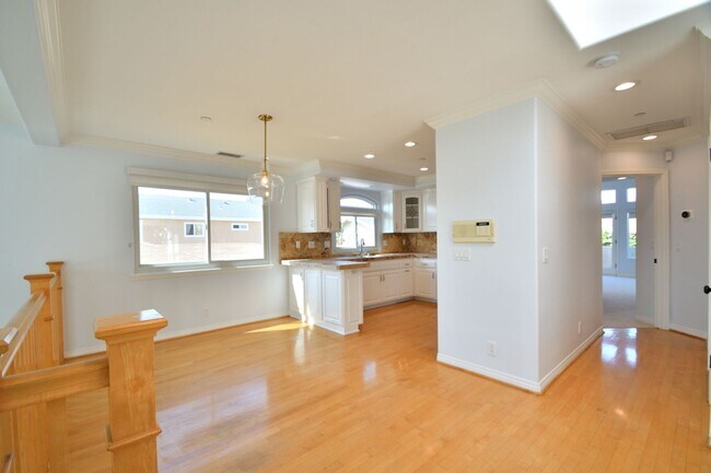 Foto del edificio - 3 Bed 2.5 Bath Home.