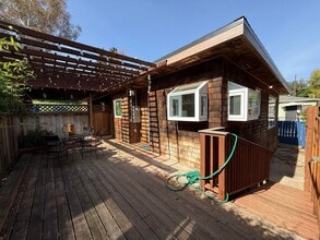 Building Photo - 507 Pullman St