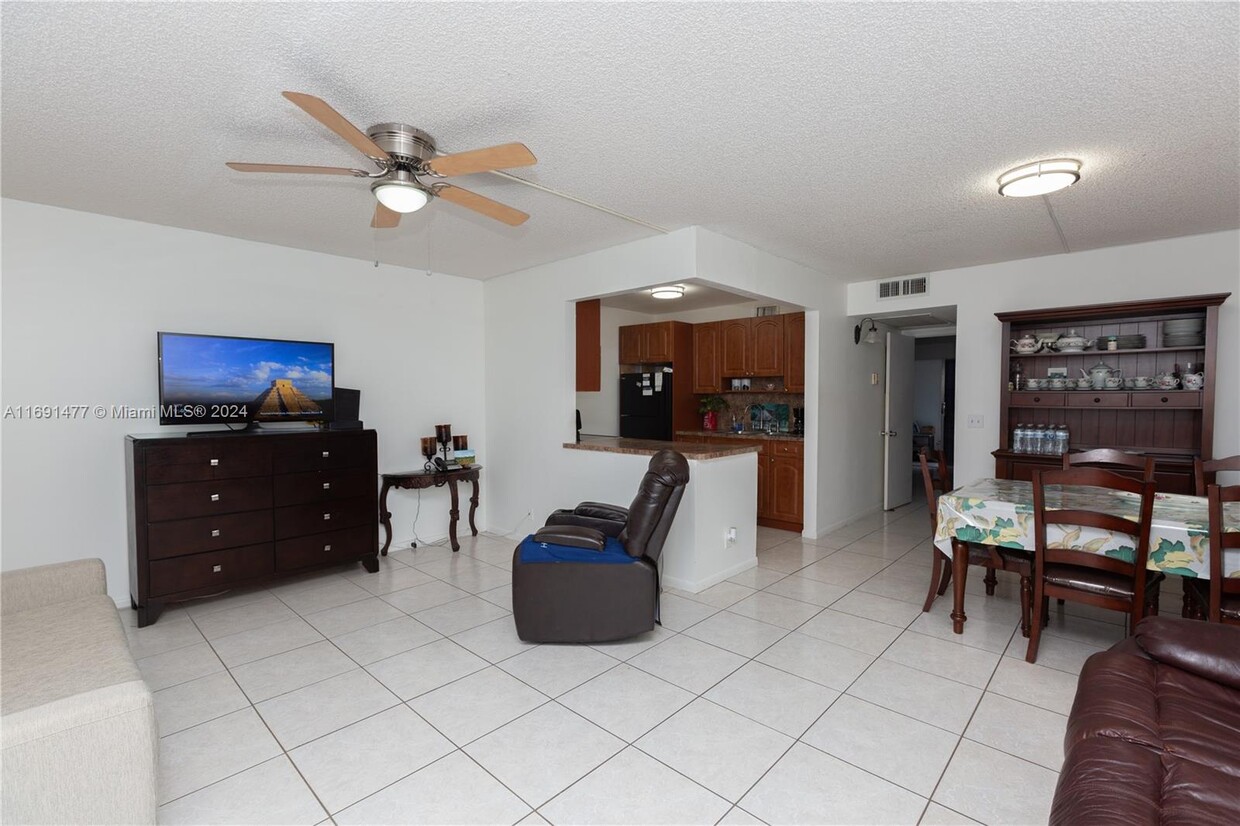 Foto principal - 13355 SW 9th Ct