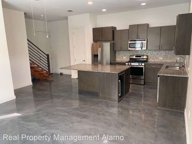 Building Photo - 2 br, 2.5 bath House - 232 East Cevallos S...
