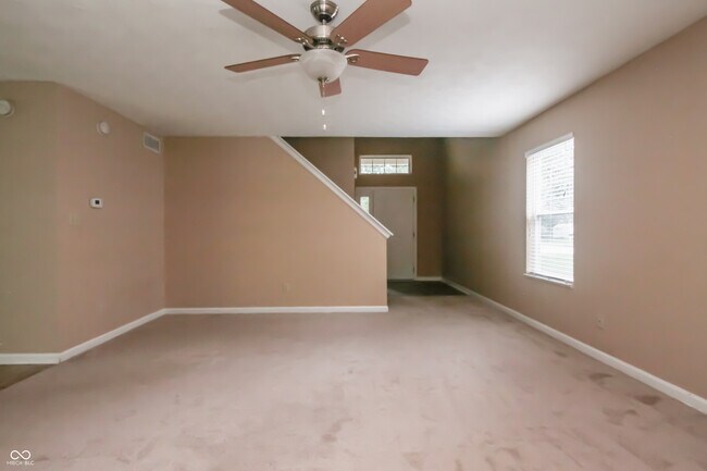 Foto del edificio - 3338 Montgomery Dr