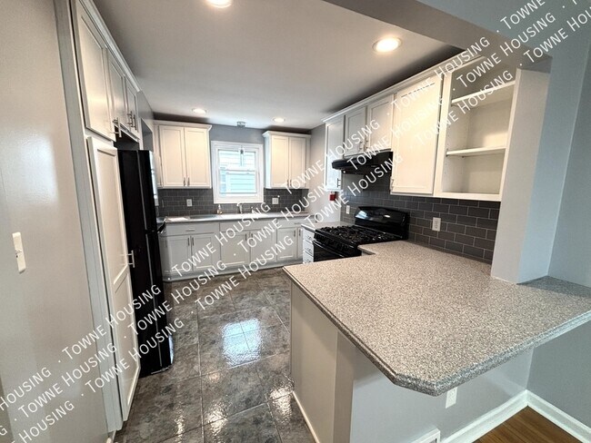 Building Photo - 355 Tremont Ave