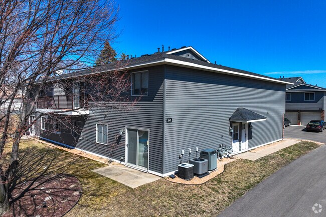 Building Photo - 2063 N Park Dr