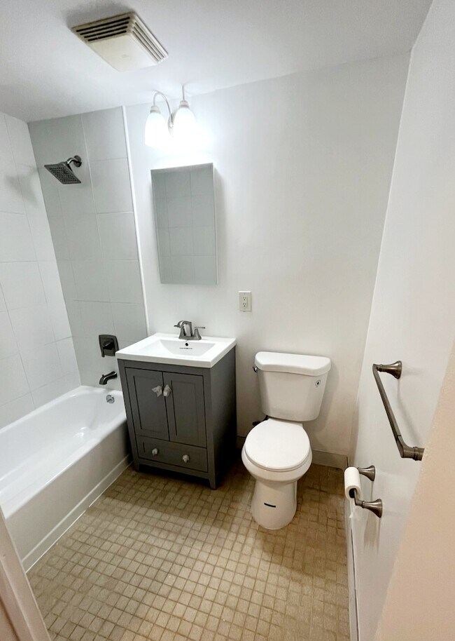 Large renovated bathroom - 118 Union St